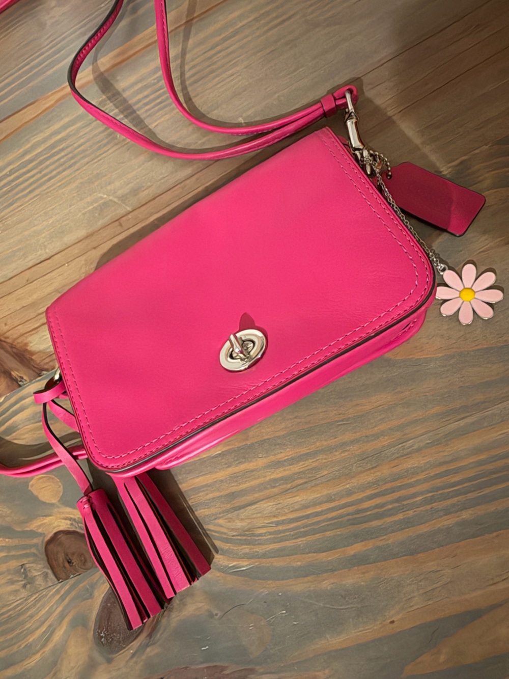 Coach Legacy Leather Penny Crossbody Shoulder Bag Fuchsia Hot Pink RARE
19914